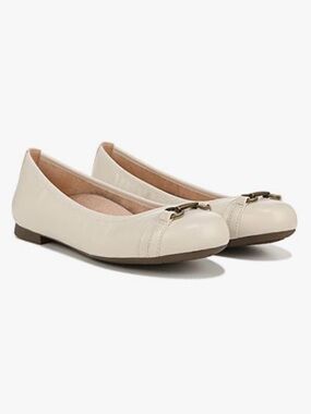 Vionic Delanie Women's Flats & Oxfords Cream Leather Size 9